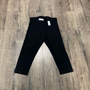 Women's size large, Old Navy black leggings.